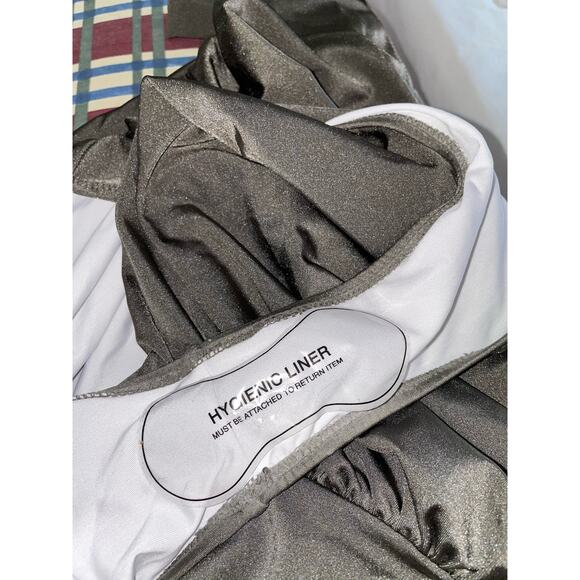 Cupshe, Plus size, 3x Gathered swimsuit, Halter style, backless, NWT - Picture 4 of 4